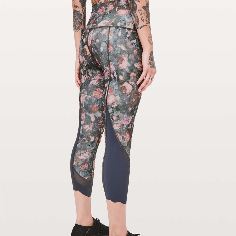 Lulu lemon Wunder Under scallop leggings